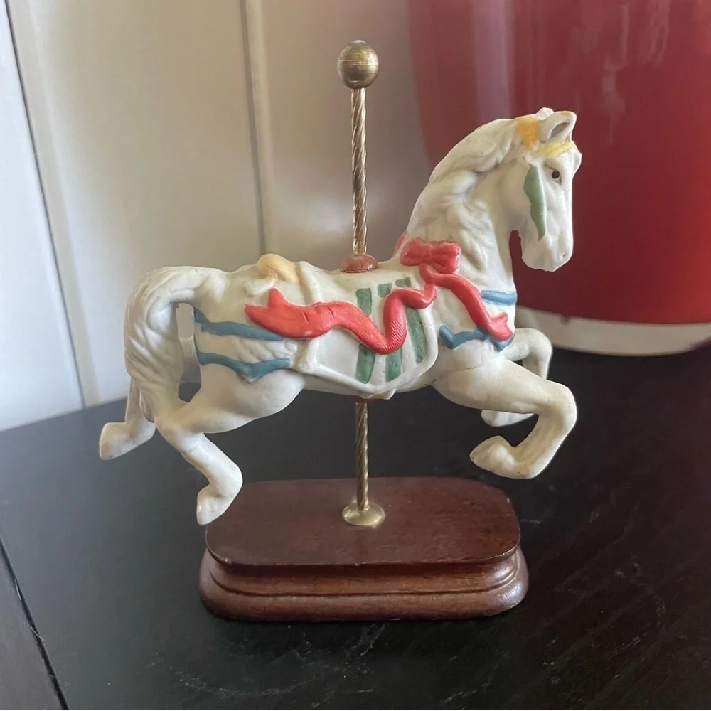 LAST CHANCE Ceramic Carousel Horse Figurine 4”wx4.5”h  Vintage Retro Collectible - Picture 7 of 7